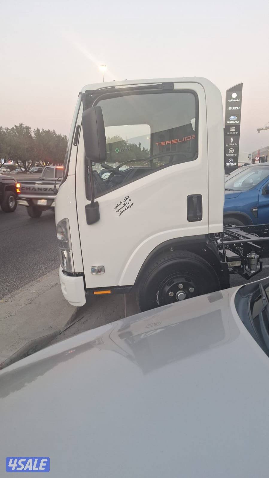 للبيع هاف لوري موديل ٢٠٢٤3