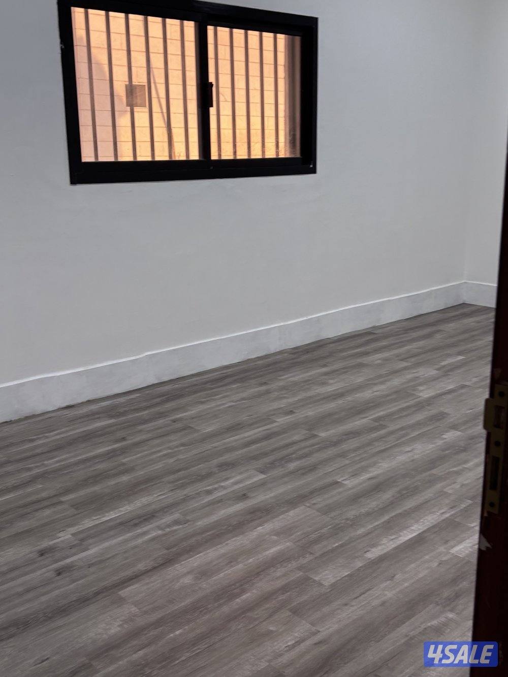 للايجار دور كامل  4غرف 2 دورة مياه  صباح الناصر0