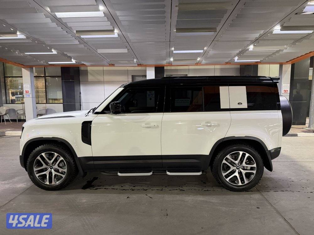 للبيع ديفندر مديل 20243