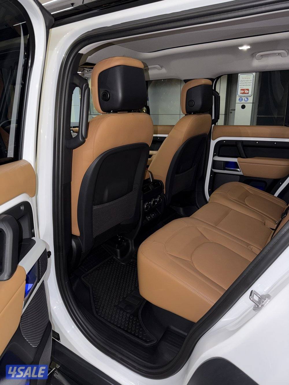 للبيع ديفندر مديل 20249