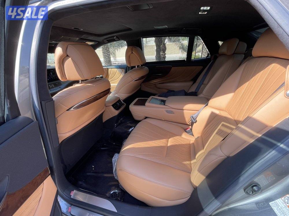 Lexus LS 500 صبغ الوكاله8