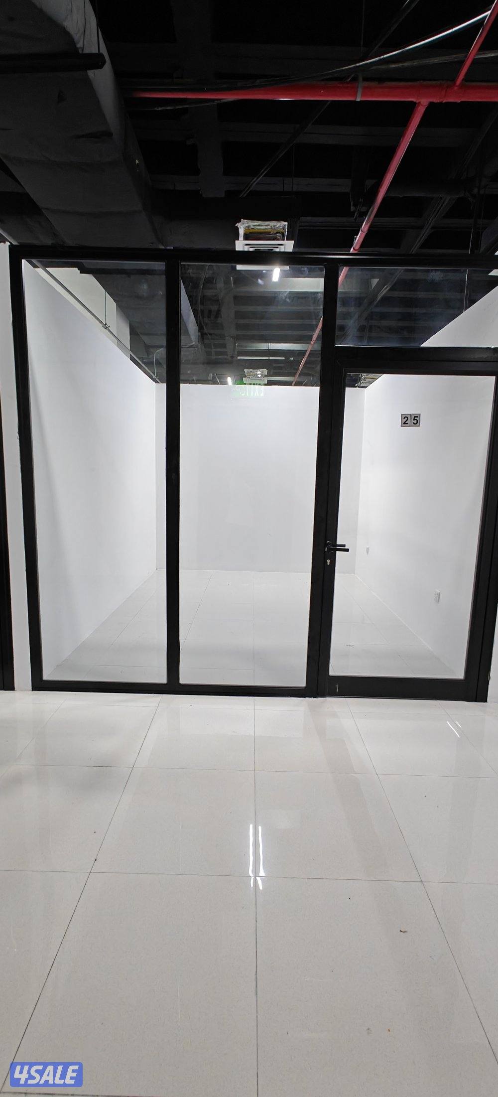 للإيجار مكاتب في صباح الاحمد البحرية تشطيب جديد و اسعار مميزة و شهري1