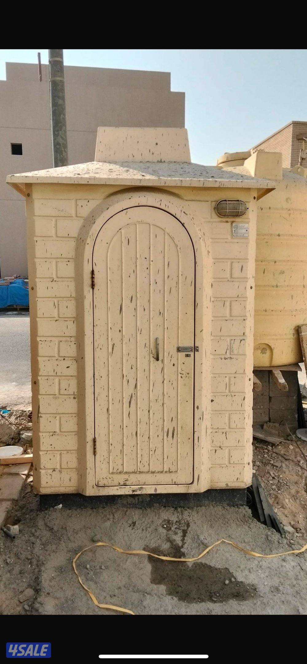 كبينه بنل ساندوج 6x4 وحمام فايبر وطنيه فيه مغسله ومسبح وتانكي حجم 12001