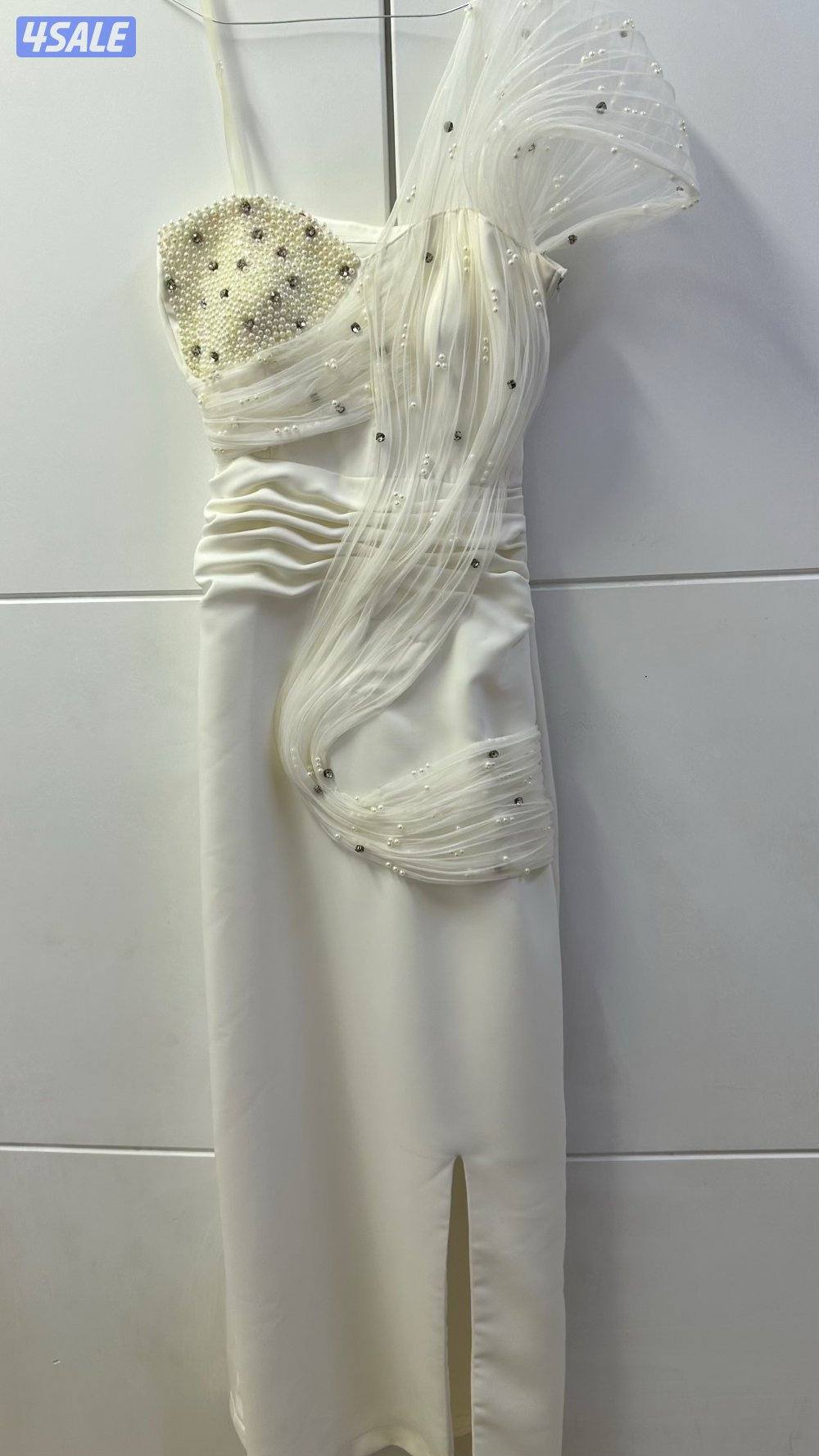 فستان جديد فقط لبسه واحده للبيع بتفصال خاص 🤍0