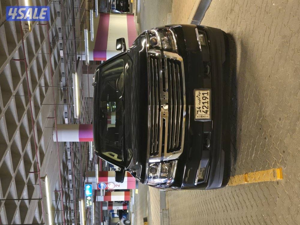 للبيع جيب شفر تاهو 2017 LT26