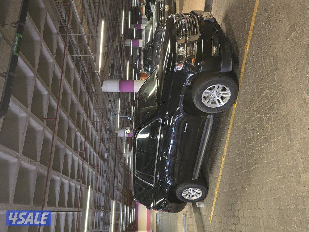 للبيع جيب شفر تاهو 2017 LT25