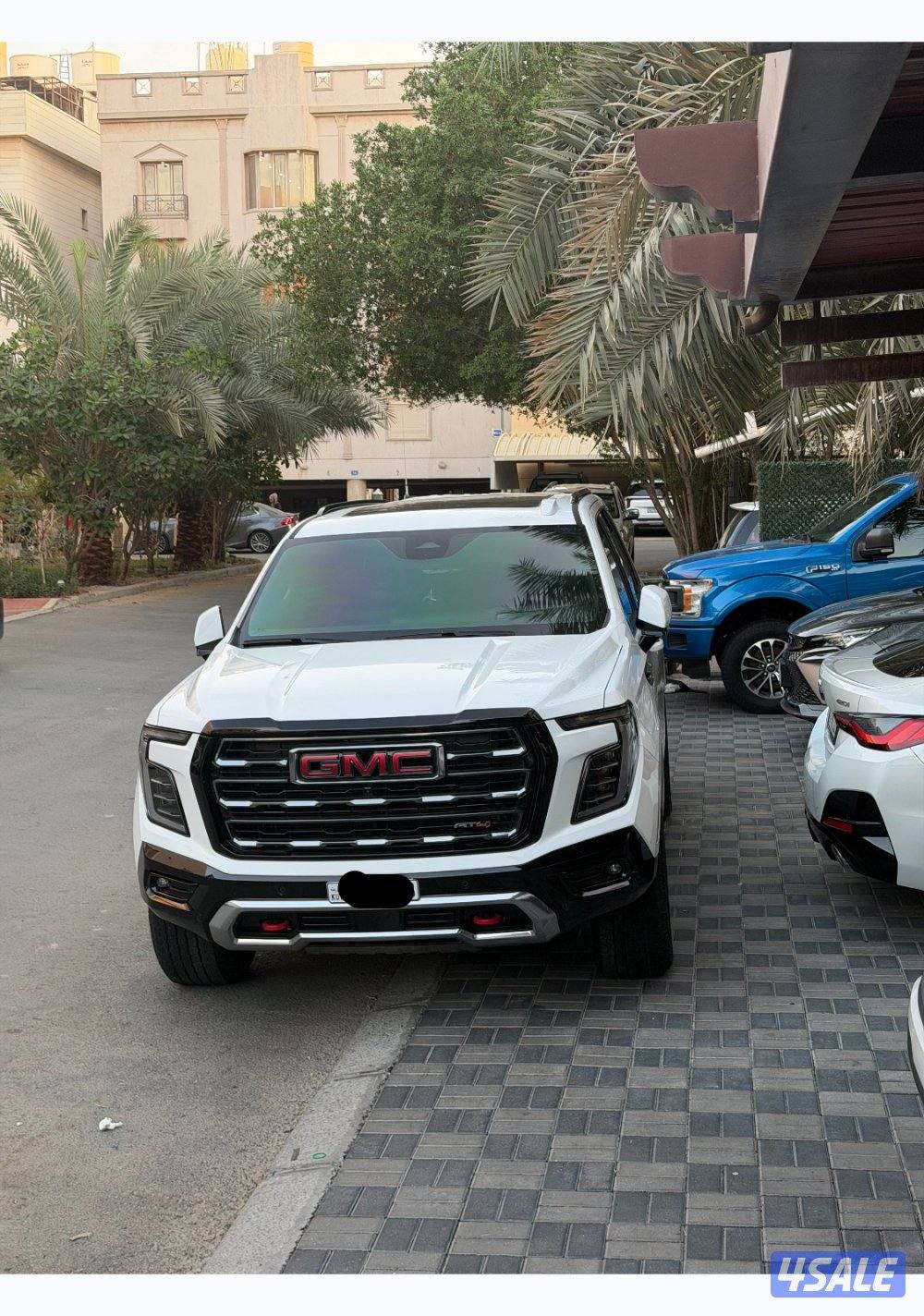 يوكن AT4 2025 ابيض المكينه الكبيره 6.2 دبل قير5