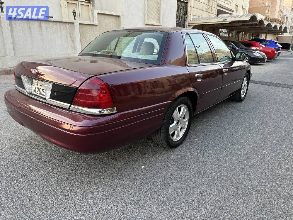 2008  فورد فكتوريا1