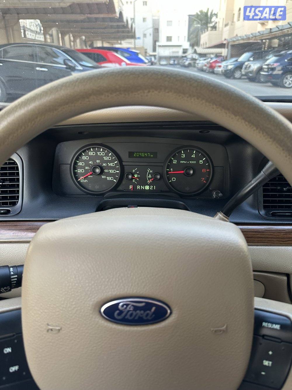 2008  فورد فكتوريا8