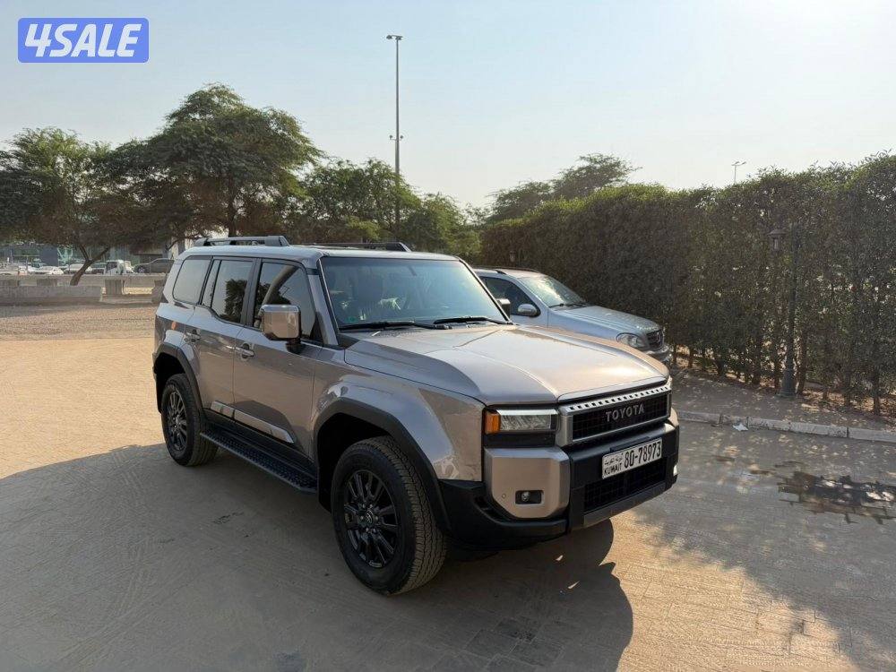 للبيع جيب برادو ماشي 20 الف طراز 20240