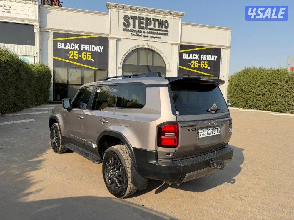 للبيع جيب برادو ماشي 20 الف طراز 20245