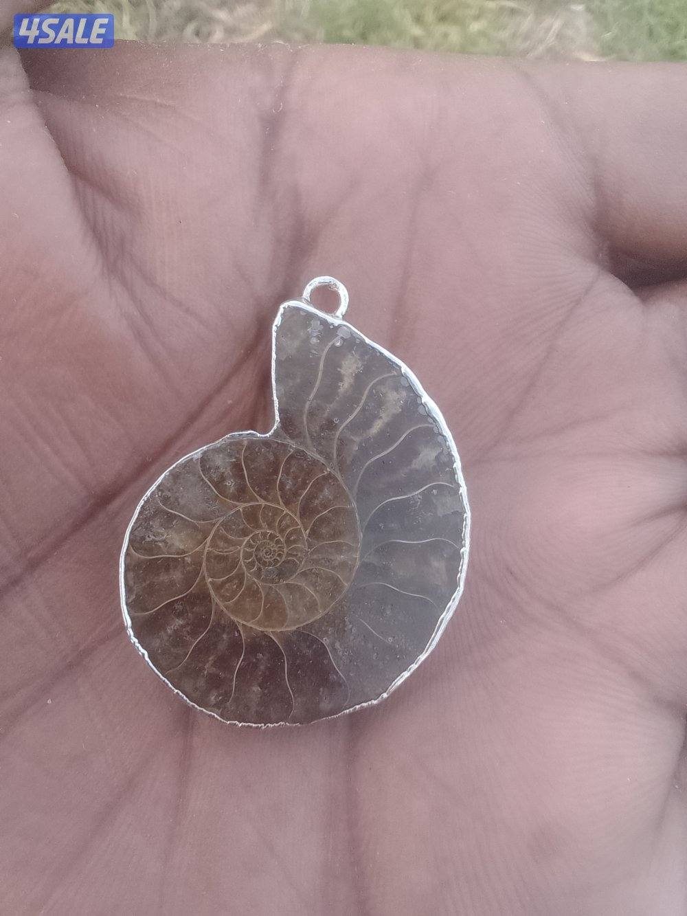 للبيع بيجر قديم مع4