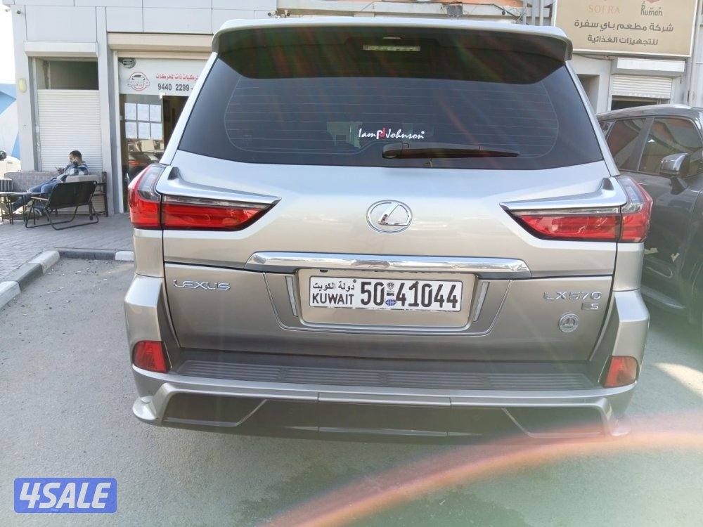 لكزس LX570 S موديل 2018 ماشي 119 الف كم صبغ الوكالة ماعدا ثلاثة قطع2
