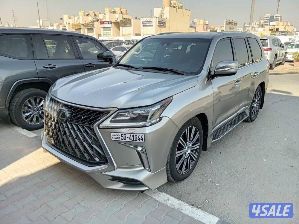 لكزس LX570 S موديل 2018 ماشي 119 الف كم صبغ الوكالة ماعدا ثلاثة قطع3