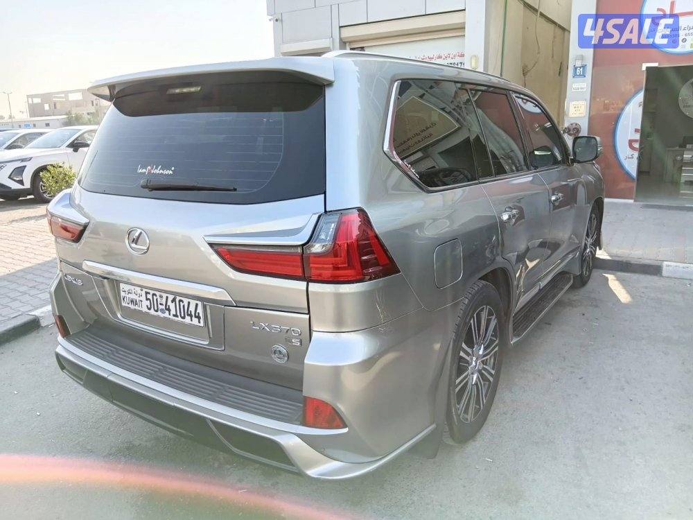 لكزس LX570 S موديل 2018 ماشي 119 الف كم صبغ الوكالة ماعدا ثلاثة قطع5