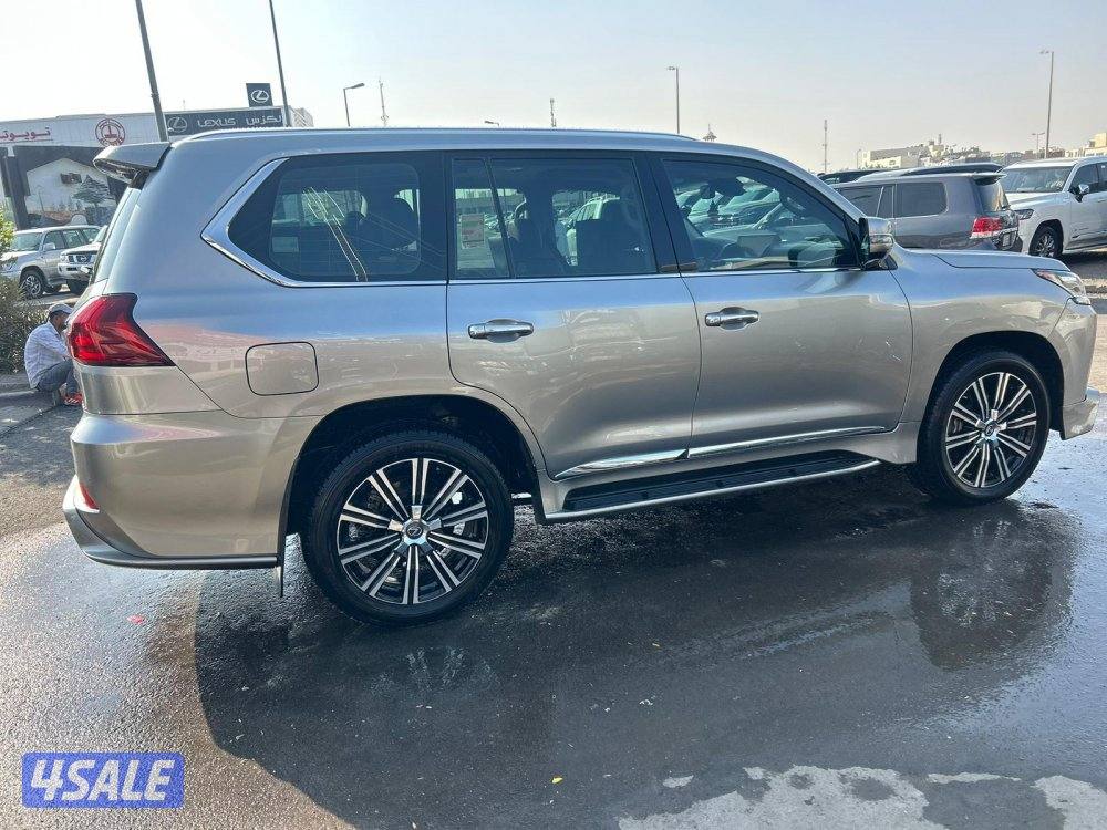 لكزس LX570 s موديل 20182