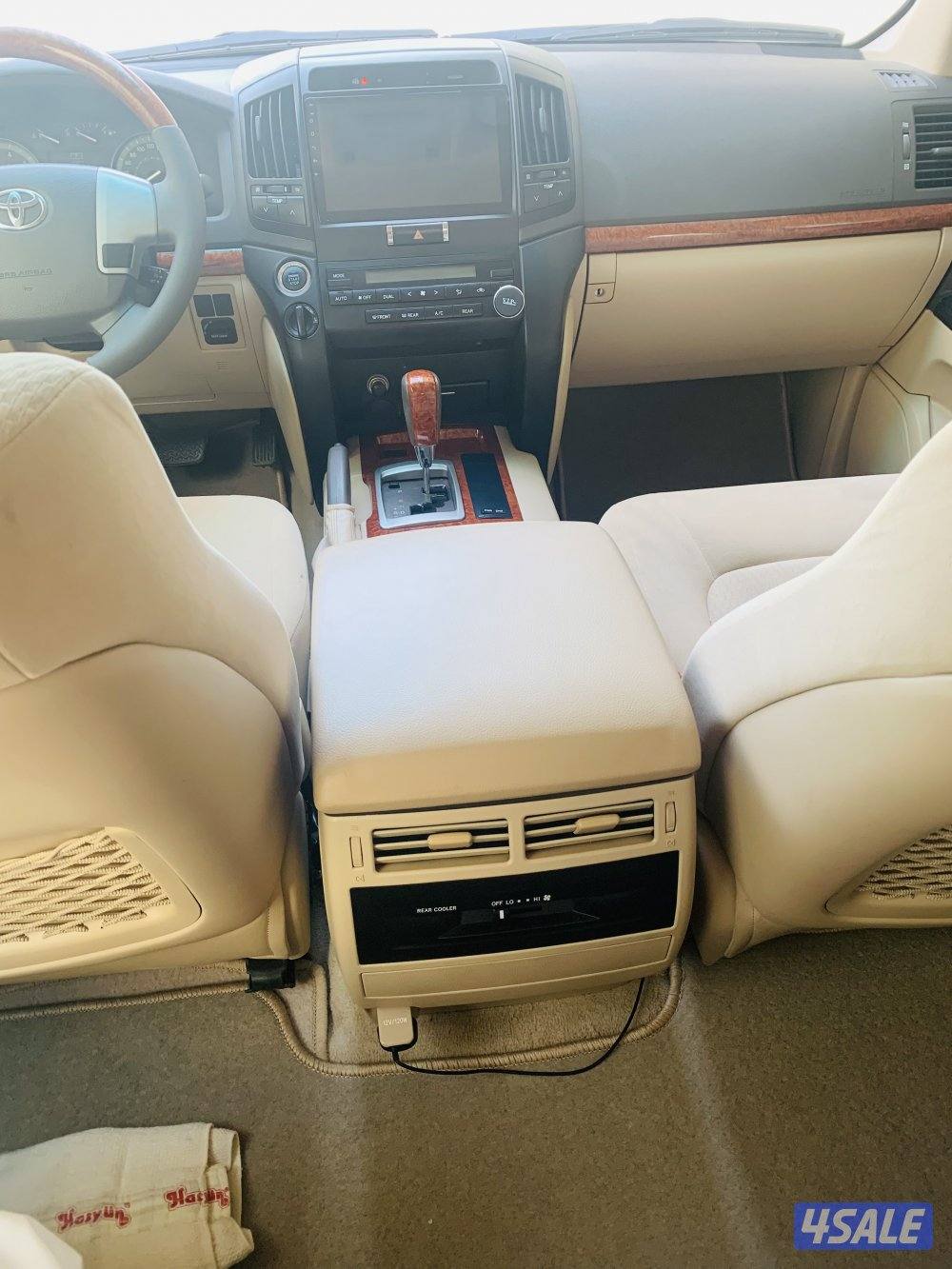 للبيع لاندكروزر موديل 2012 GXR V8 عداد 210 الف تواير جديده يوكوهاما8