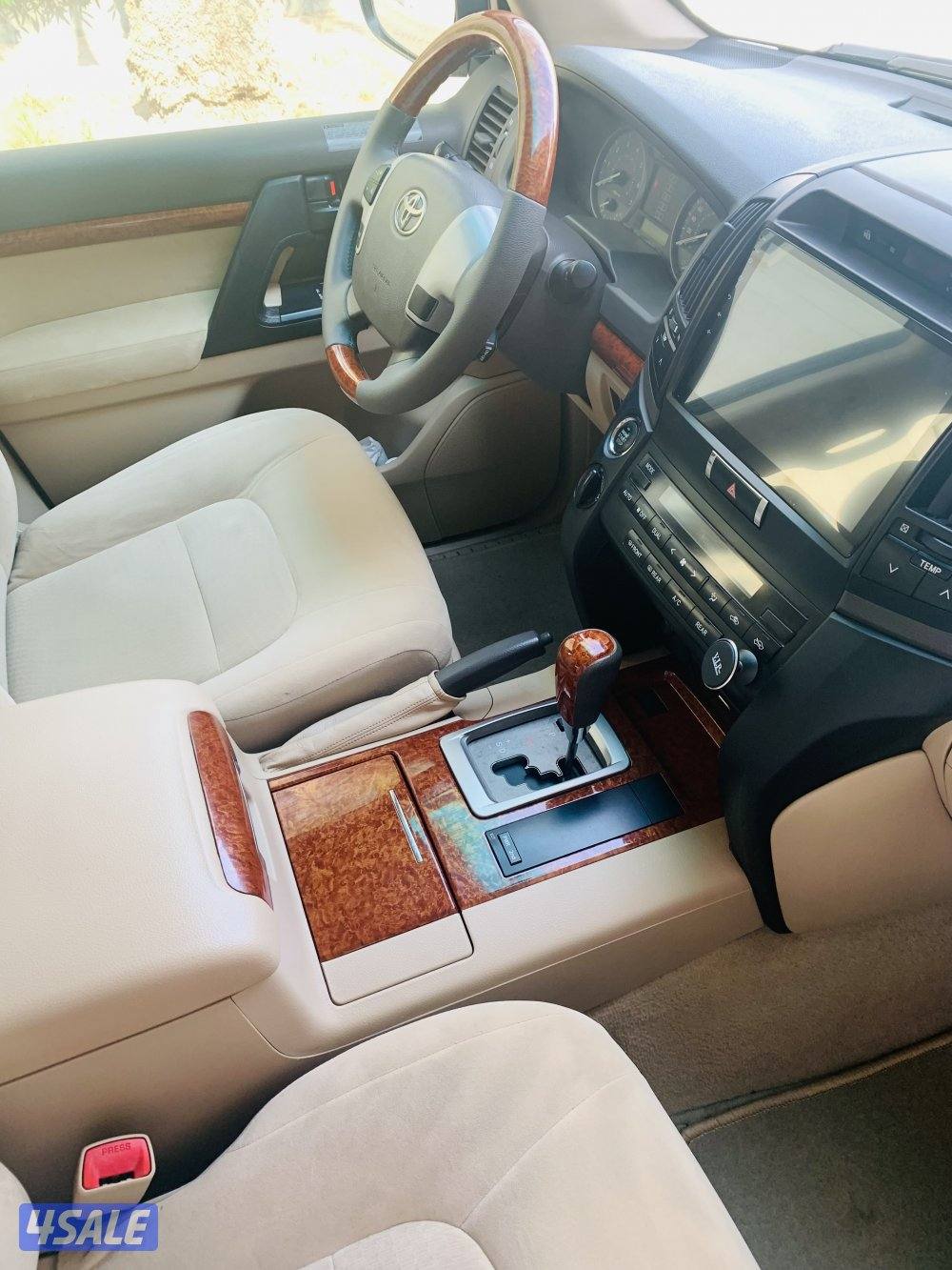 للبيع لاندكروزر موديل 2012 GXR V8 عداد 210 الف تواير جديده يوكوهاما9