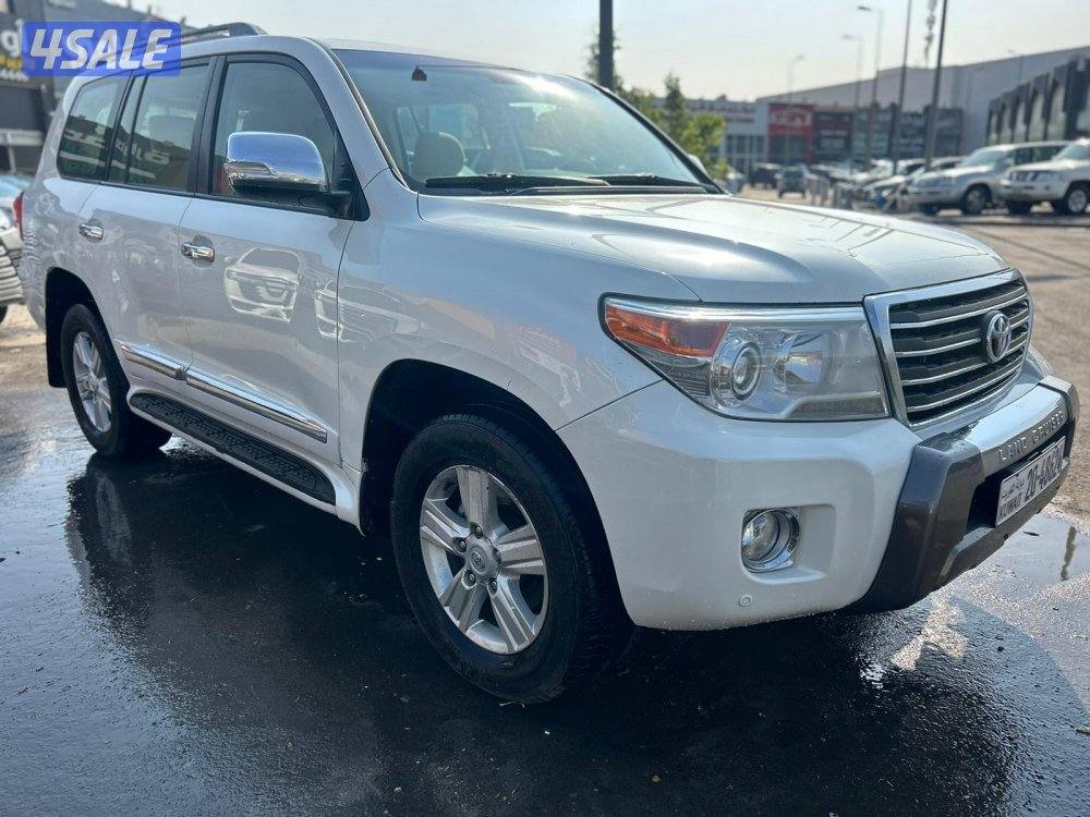 لاند كروزر GXR-V81