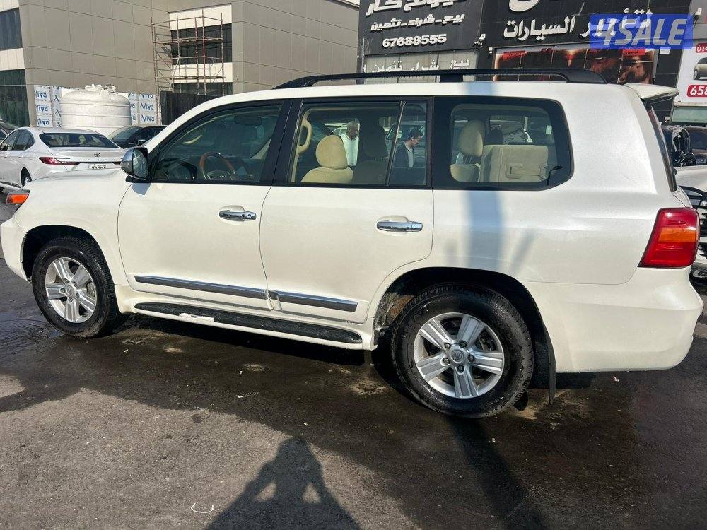 لاند كروزر GXR-V83