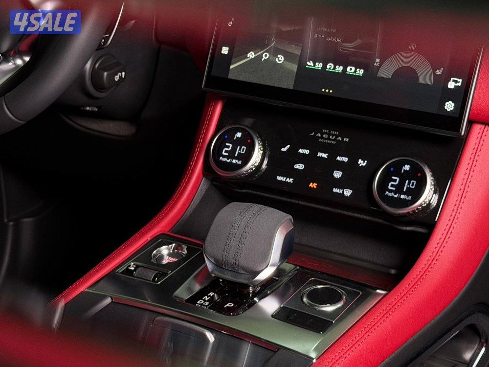 جاكوار F- PACE وكالة تحت الكفالة موديل ٢٠٢٤ عداد ١٨٠٠ الف كيلو فقط8