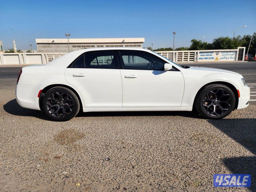 كرايسلر 300S ٦ سلندر عداد 103 ألف شرط الفحص موديل 20213