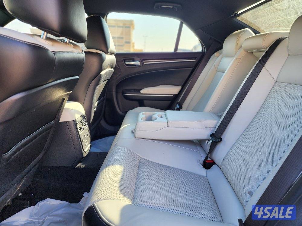 كرايسلر 300S ٦ سلندر عداد 103 ألف شرط الفحص موديل 20215