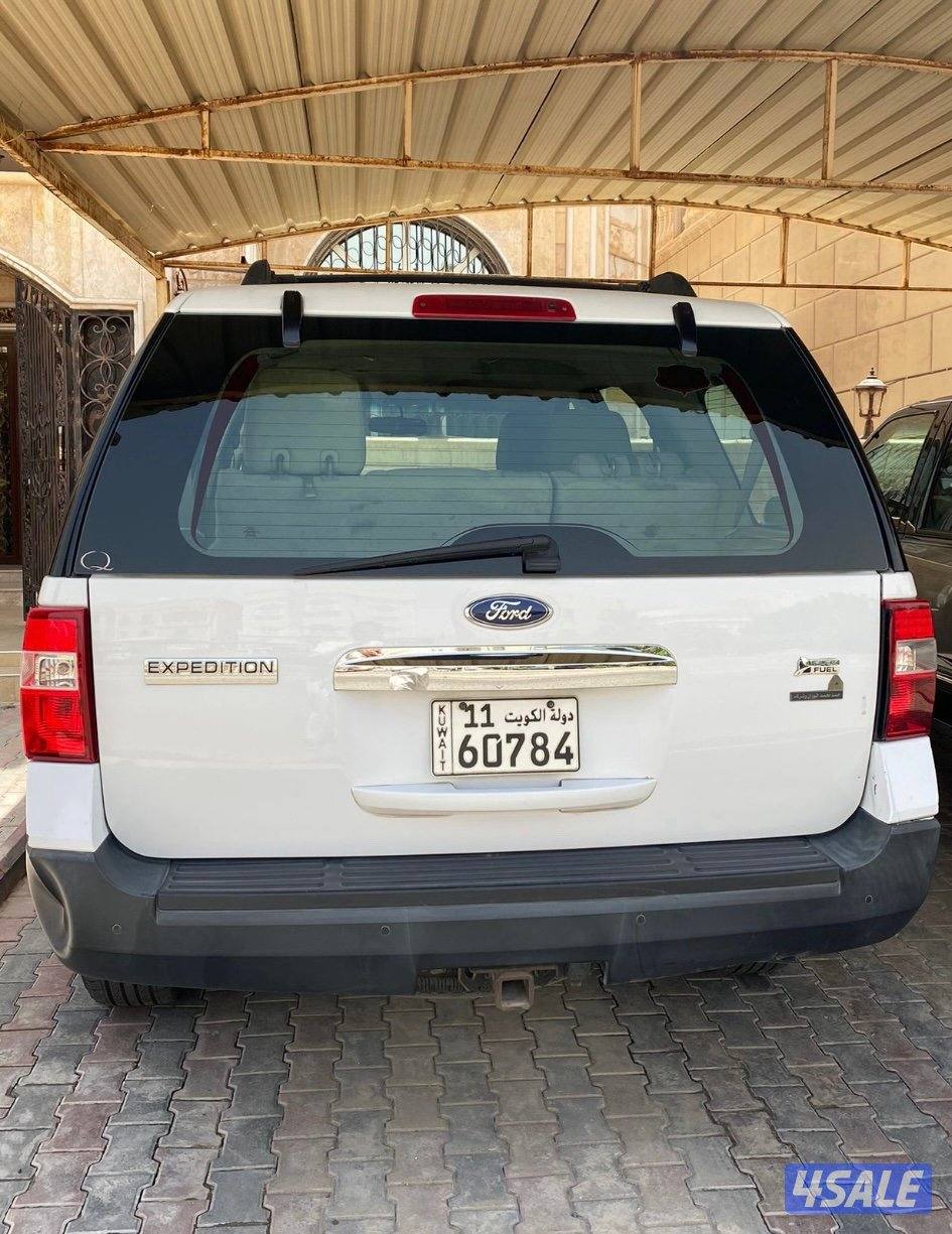 للبيع  اكسبدشن ٢٠١٣ شرط فحص المالك الأول خالي من الصبغ بيمه سنه واتسب3