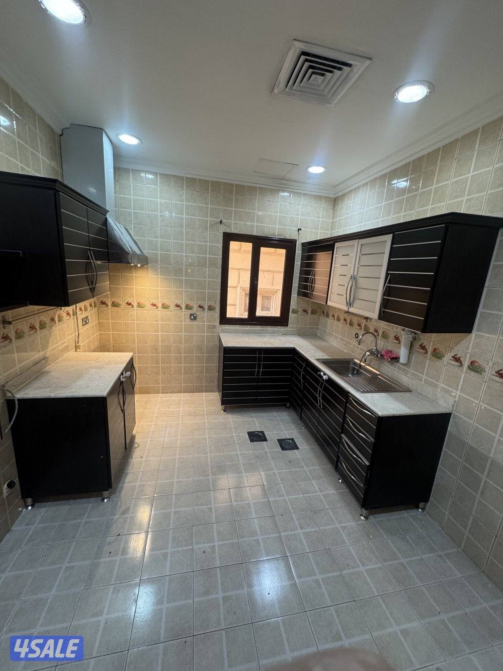 للإيجار شقه تشطيب ديولكس في اشبيليه0