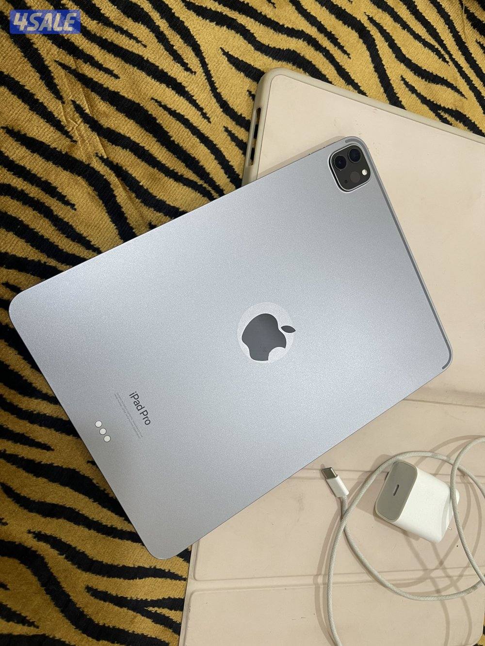 ايباد ابل برو 11 انش 128 قيقا ام تو m2 بطارية 93 مع الاغراض1
