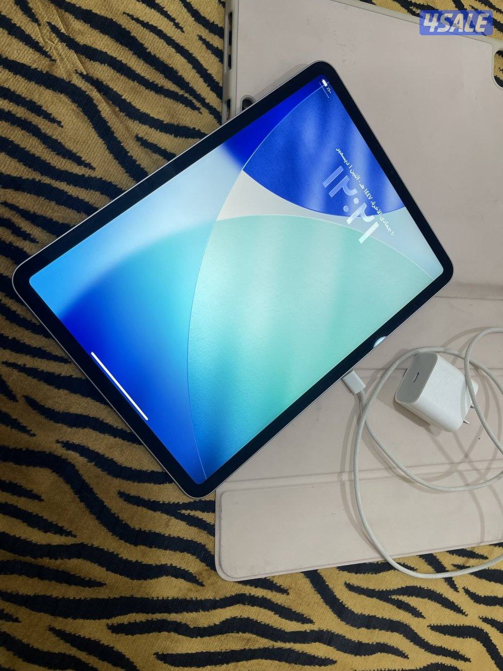 ايباد ابل برو 11 انش 128 قيقا ام تو m2 بطارية 93 مع الاغراض2