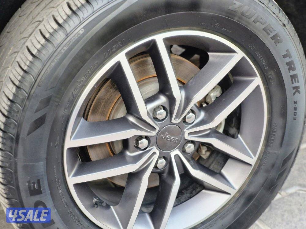 غراند شيروكي 20216