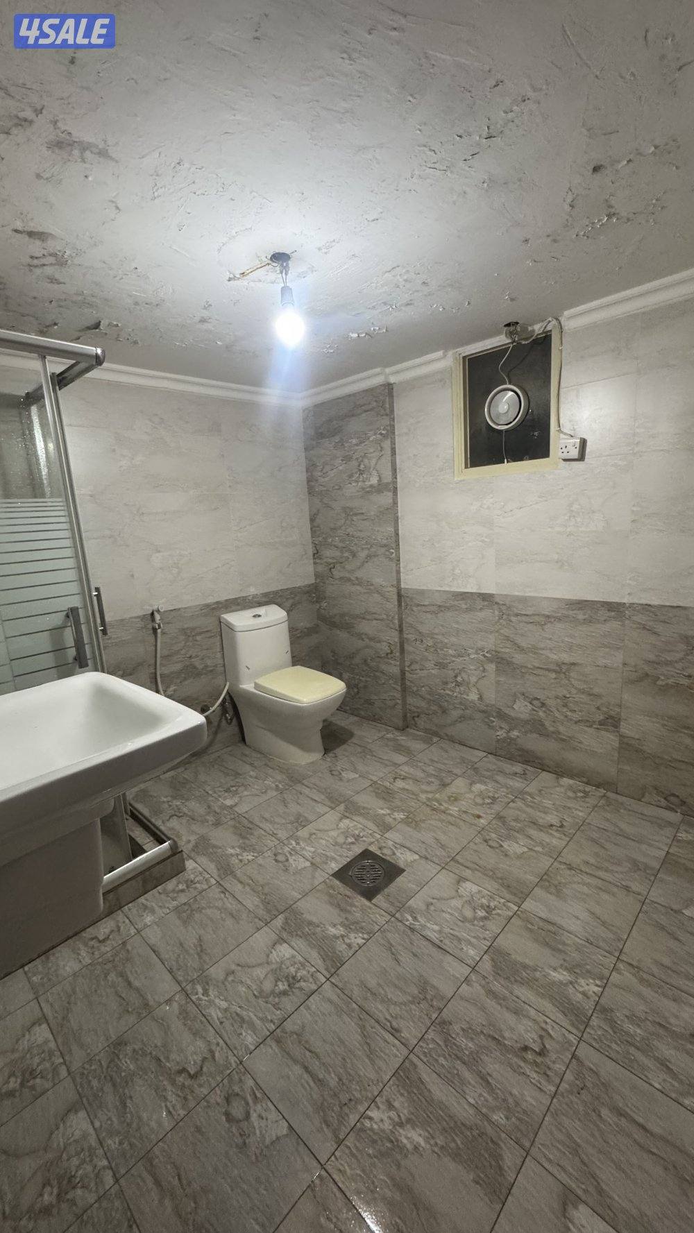 شقه للايجار بحولي  غرفة وصالة مساحات كبيرة8