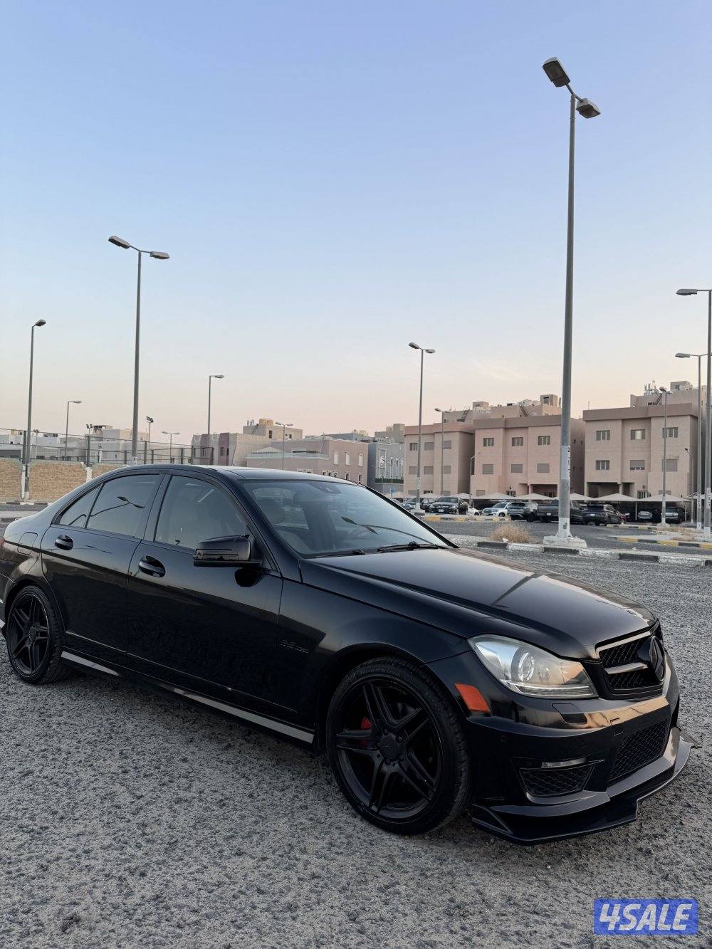للبيع مرسيدس  c200 موديل 2012  شرط الفحص السعر 1,9503