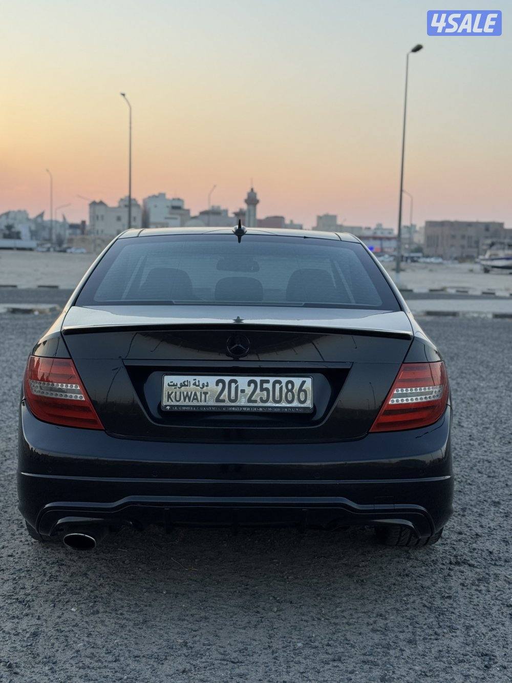 للبيع مرسيدس  c200 موديل 2012  شرط الفحص السعر 1,9505