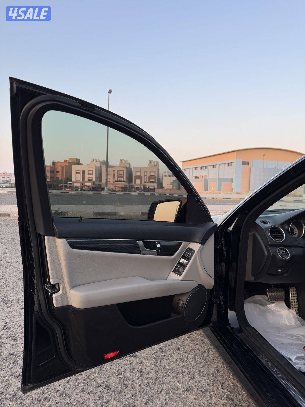 للبيع مرسيدس  c200 موديل 2012  شرط الفحص السعر 1,95010