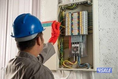 كهربائي منازل تصليح جميع اعطال الكهرباء تركيب لايتات وسخانات٢٤ساعه علي2