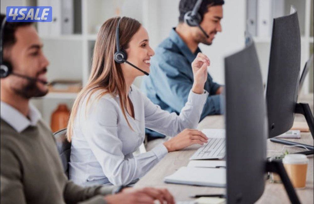 موظفي تسويق داخلي على الهاتف0