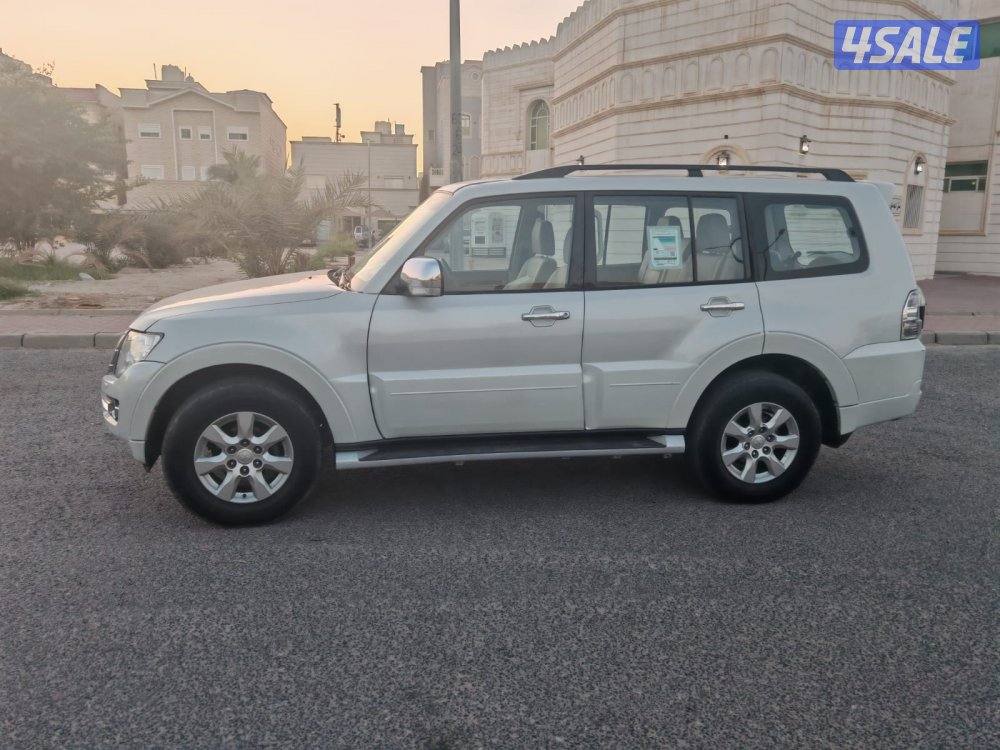 للبيع متسوبيشي باجيرو ٢٠١٨ كامل مواصفات شرط الفحص2