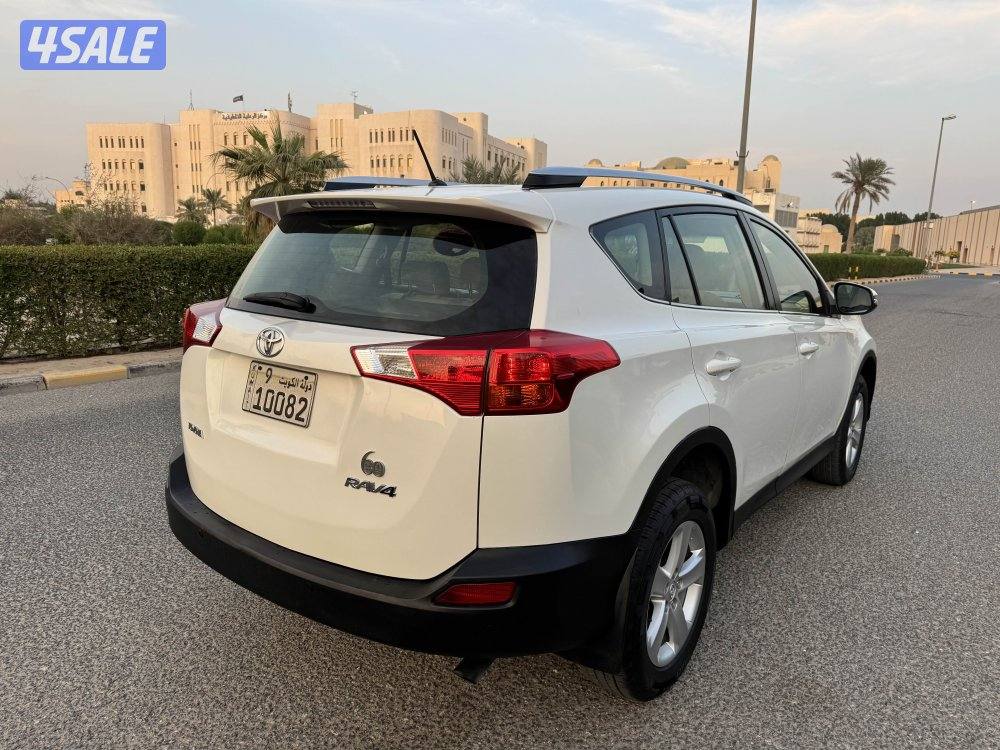 للبيع تويوتا راف فور موديل 2014 وارد الوكاله3