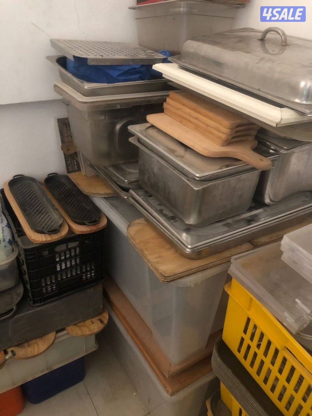 للبيع معدات وحافظات طعام1