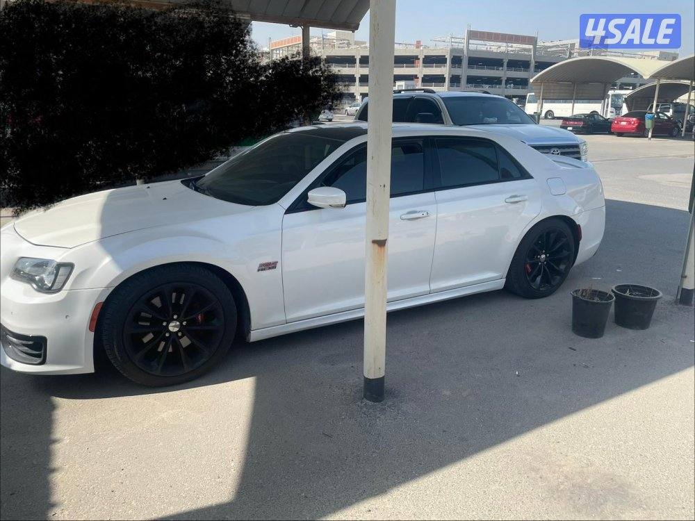 للبيع كلايزلر srt 2015 وارد الوكاله اصلي. فل ابشن  شاصي سليم3