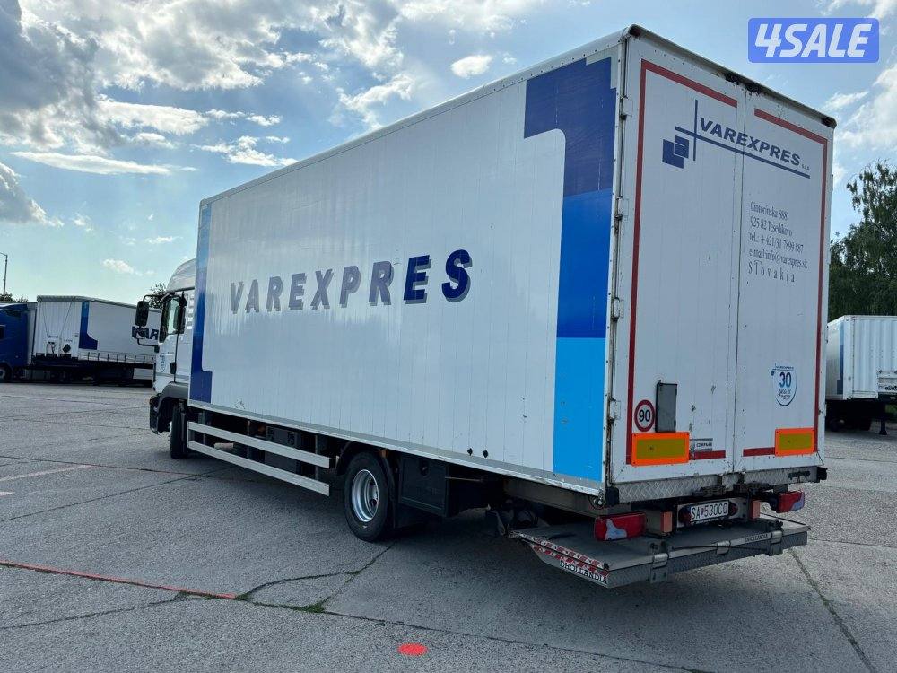 مطلوب شاحنة لوري مرسيدس أو مان صندوق0