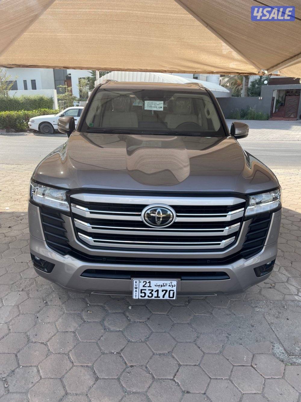 للبيع لاندكروزر موديل ٢٠٢٢1