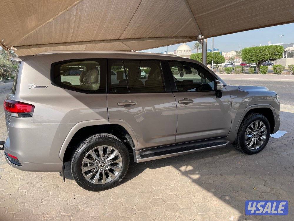 للبيع لاندكروزر موديل ٢٠٢٢2