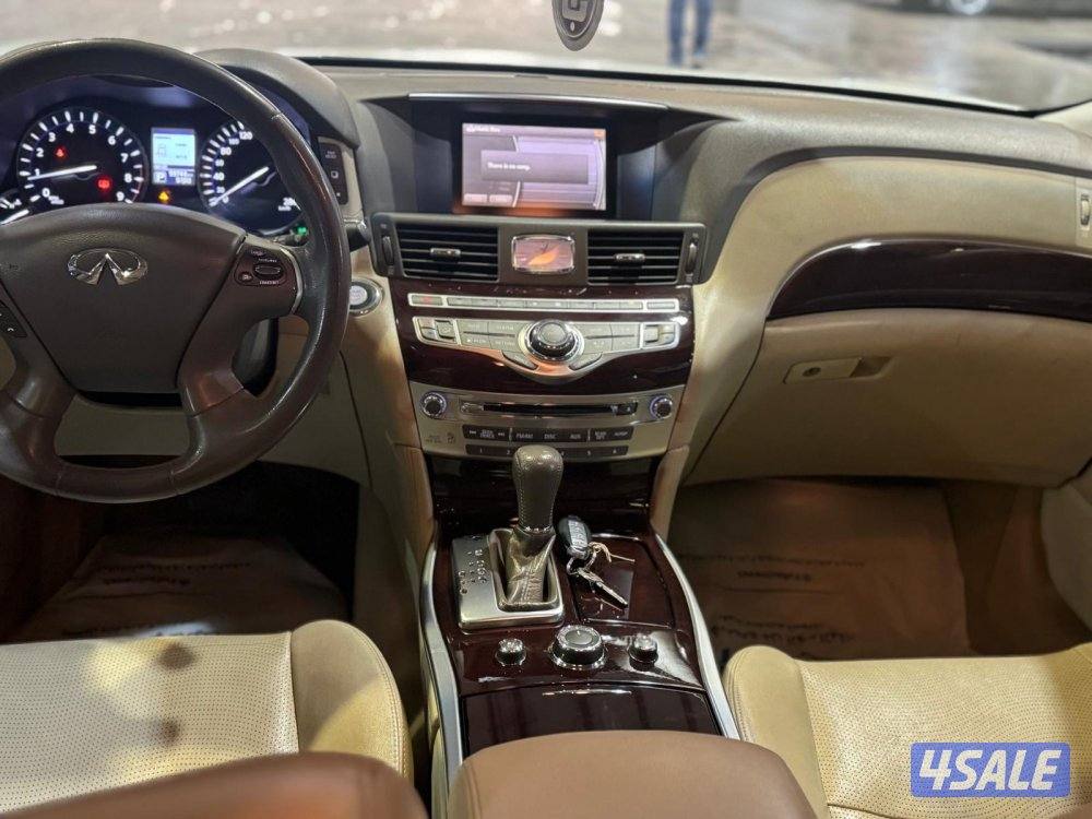 للبيع انفنتي Q7 عداد 90 km مديل 20162