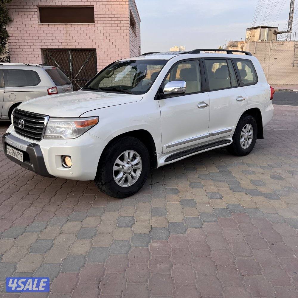 لاندكروزر GXR - V8 صبغ الوكالة بالكامل0