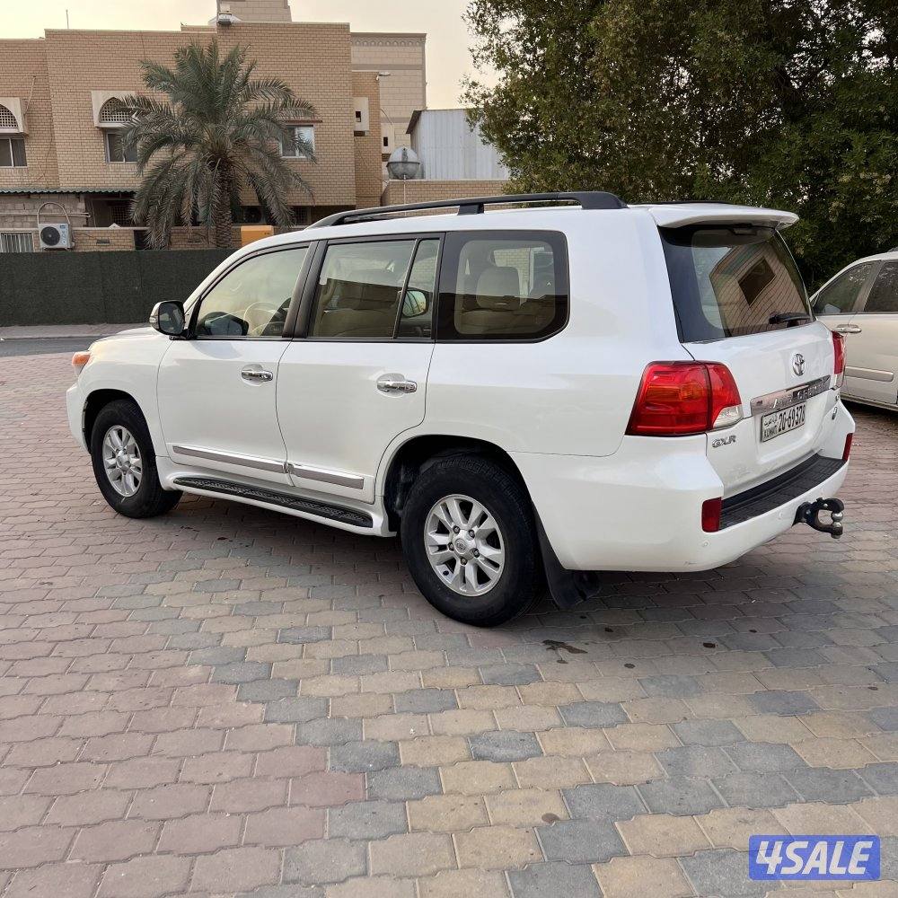 لاندكروزر GXR - V8 صبغ الوكالة بالكامل1