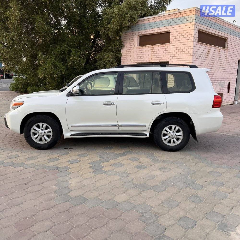 لاندكروزر GXR - V8 صبغ الوكالة بالكامل2