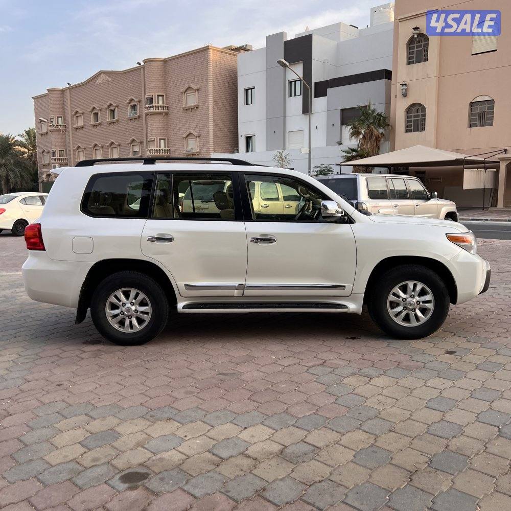 لاندكروزر GXR - V8 صبغ الوكالة بالكامل4